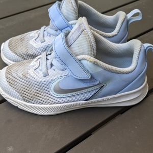 Toddler Nike tennis shoes